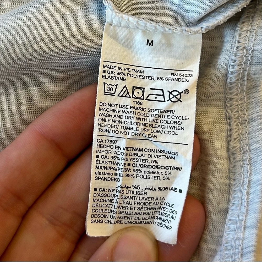 Old Navy Active V Back Sleeveless Statement Tank Top Womens Size M - Picture 9 of 9